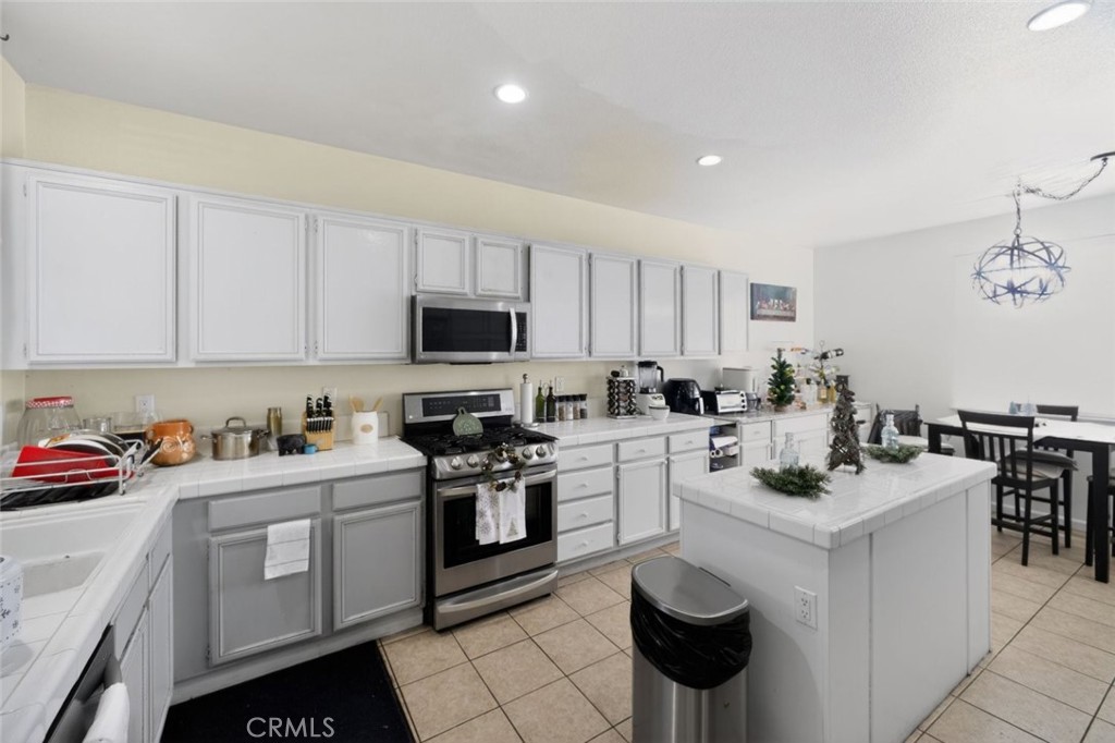 MLS #SR25272807 image #7