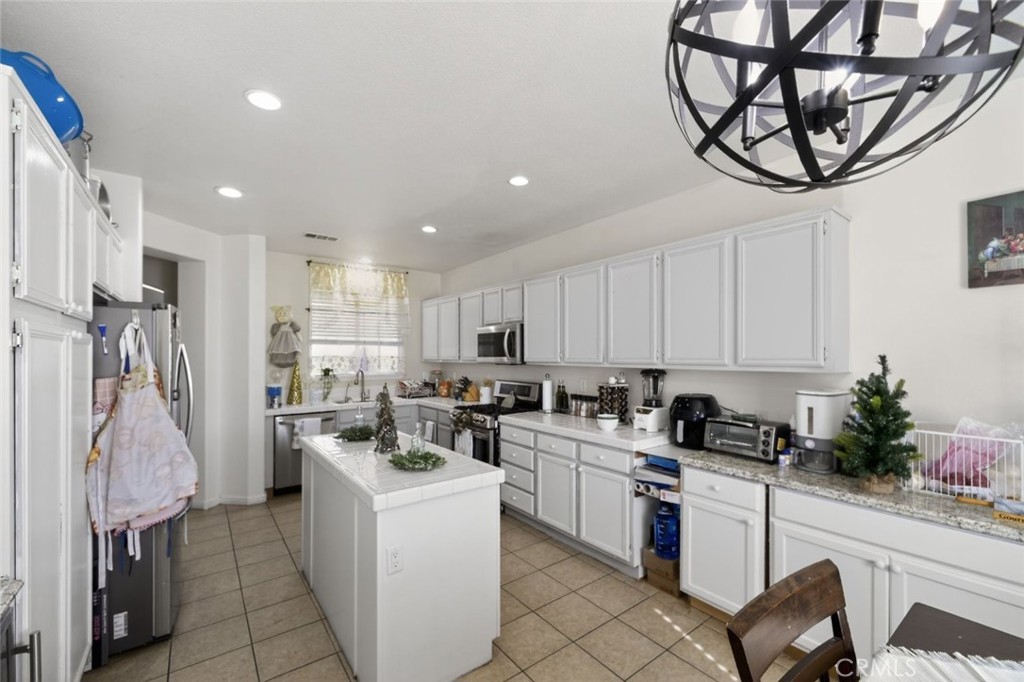 MLS #SR25272807 image #8