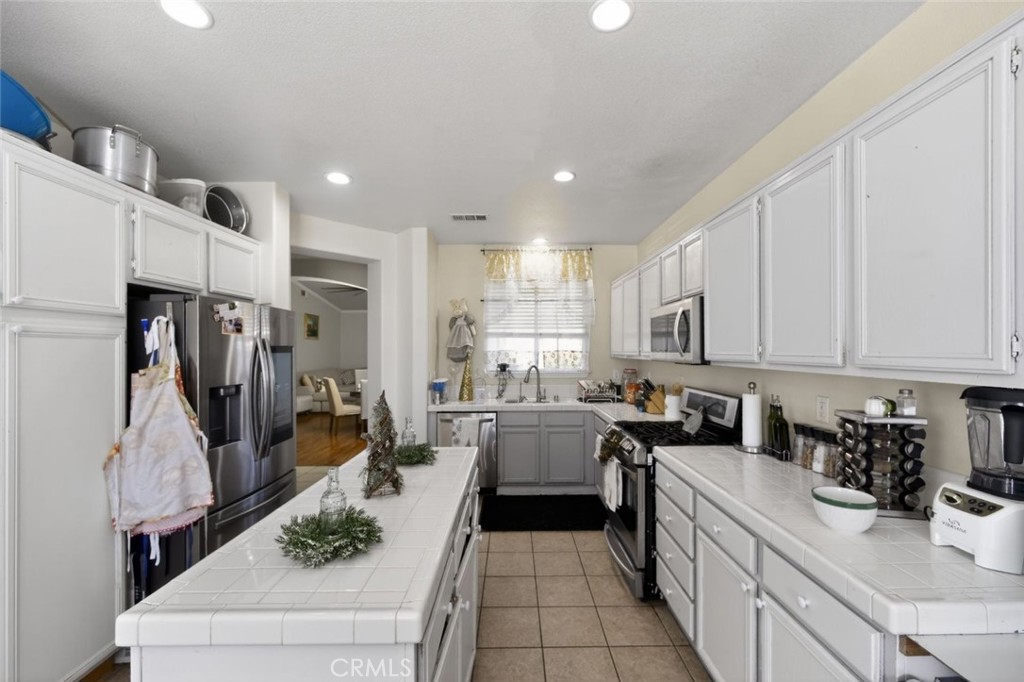 MLS #SR25272807 image #9