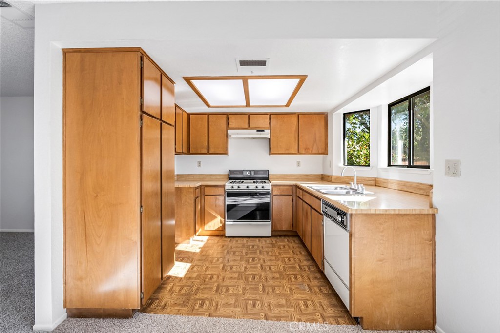 MLS #SR25272871 image #8