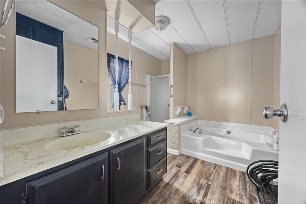 MLS #SR25272896 image #12