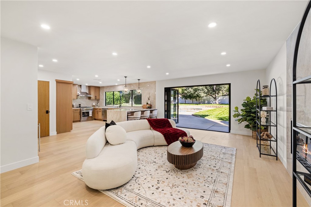 MLS #SR25272916 image #1