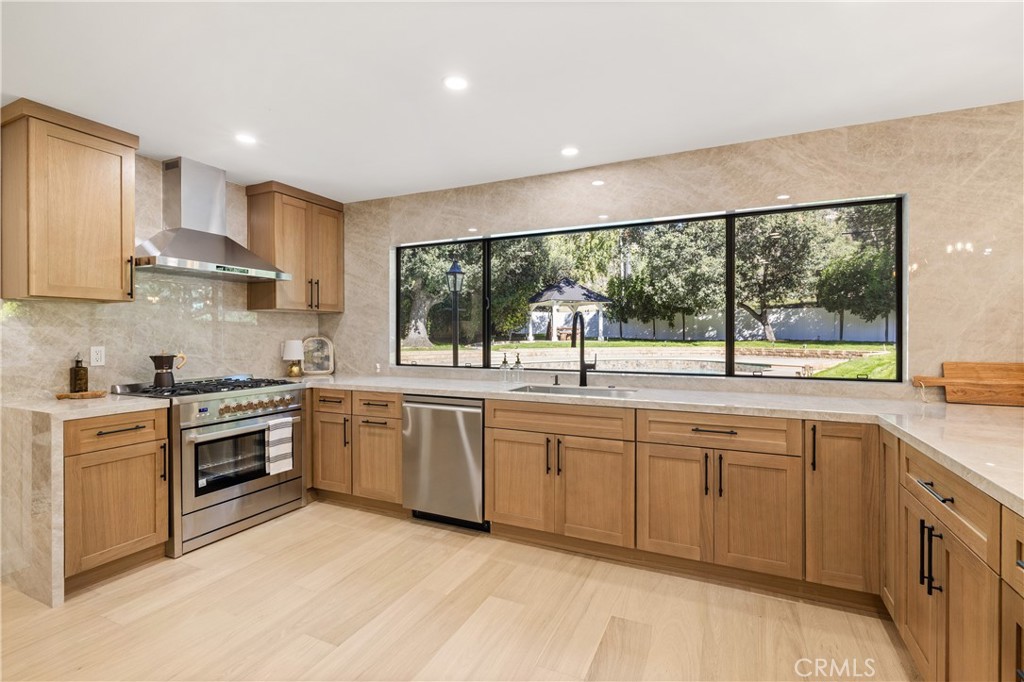 MLS #SR25272916 image #3