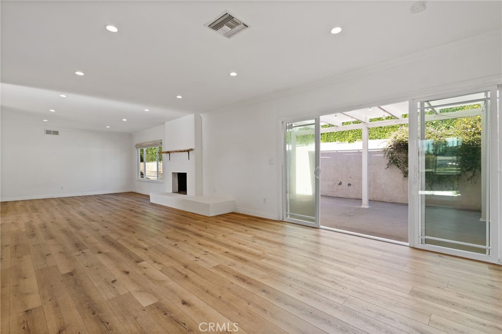 MLS #SR25272952 image #5