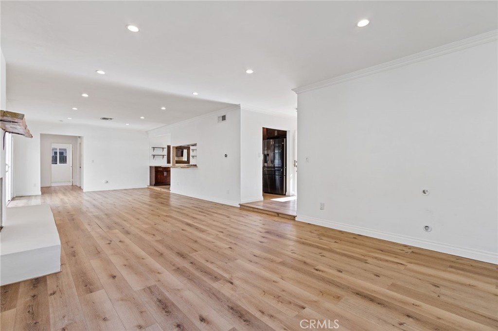 MLS #SR25272952 image #7