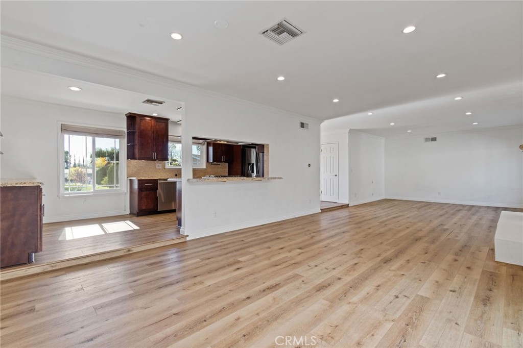 MLS #SR25272952 image #8