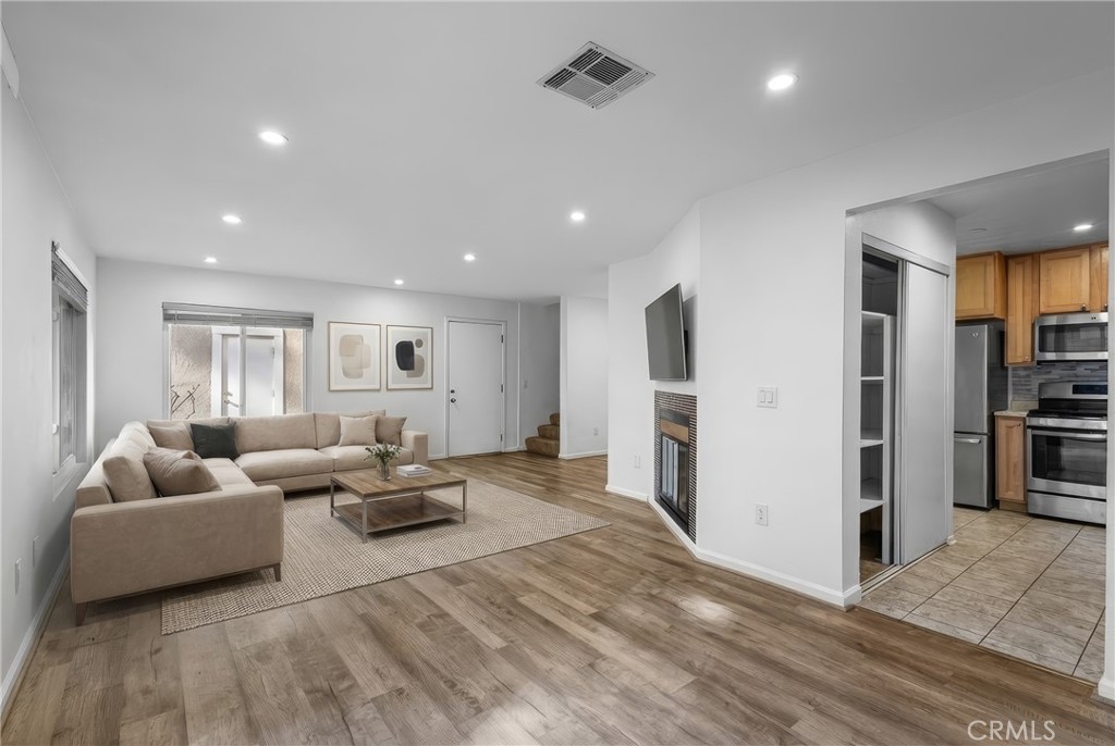 MLS #SR25273059 image #4