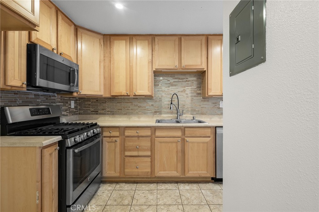 MLS #SR25273059 image #7