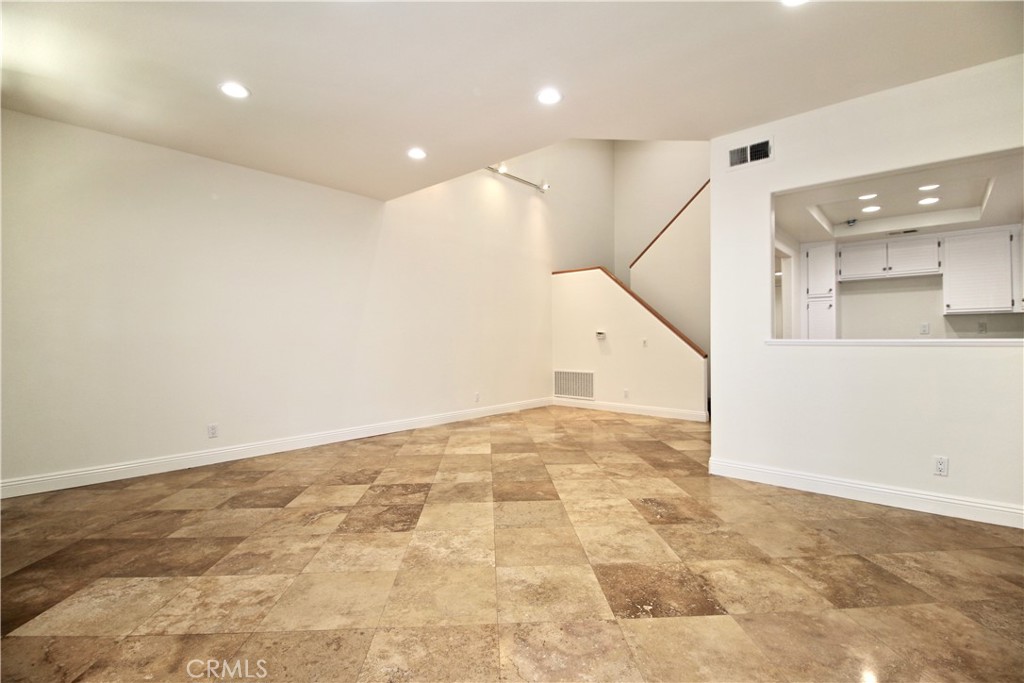 MLS #SR25273071 image #2