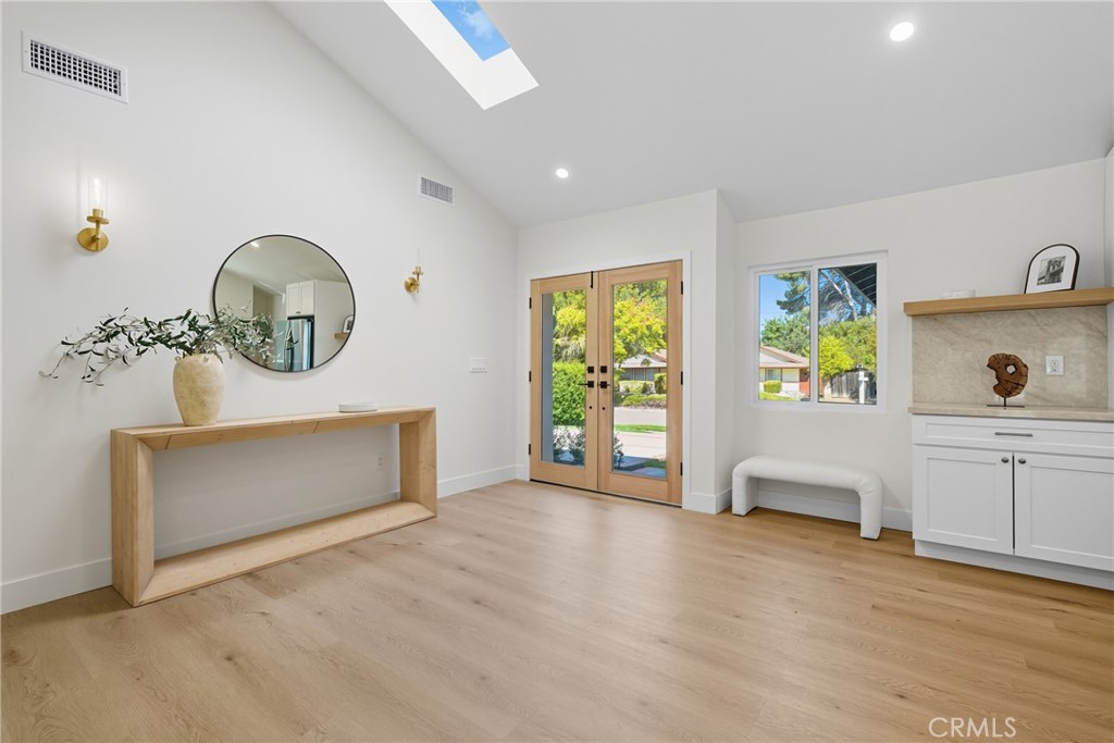 MLS #SR25273164 image #1