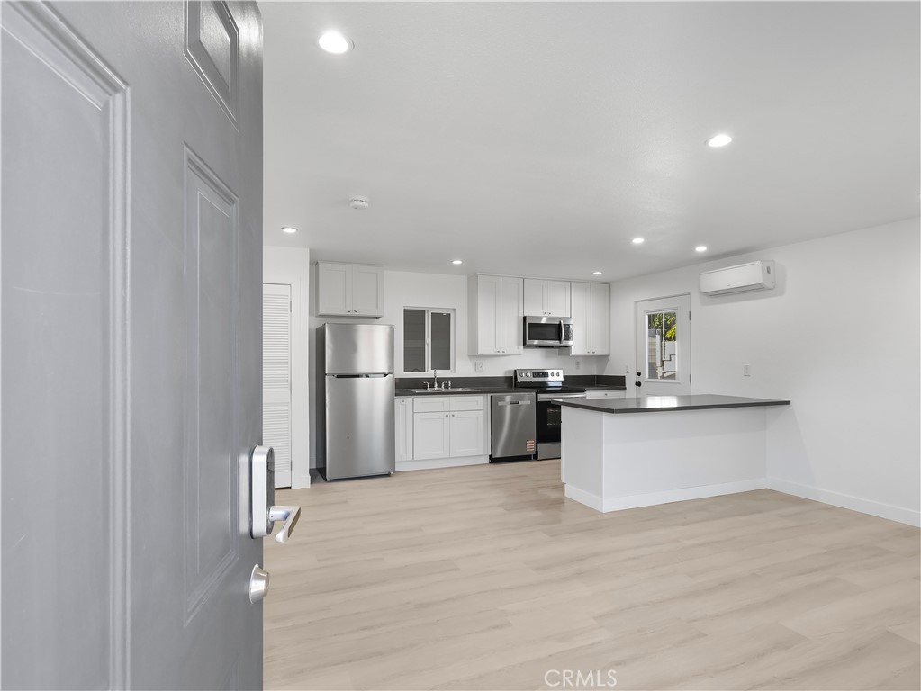 MLS #SR25273238 image #8