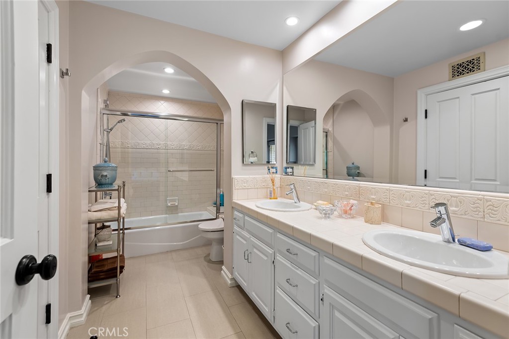 MLS #SR25273371 image #17