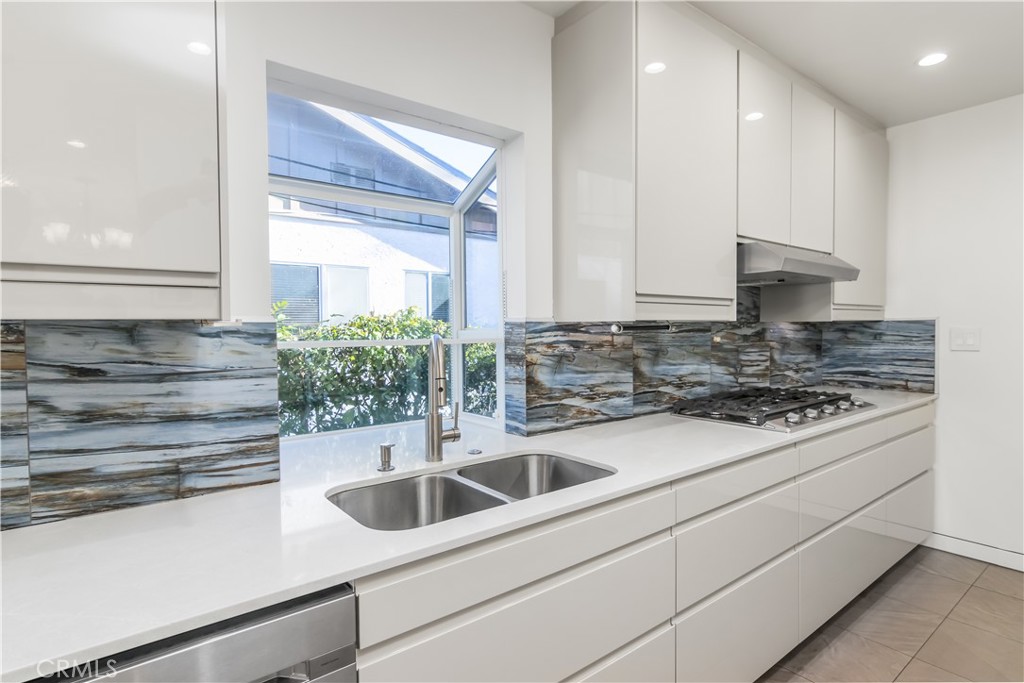 MLS #SR25273595 image #9