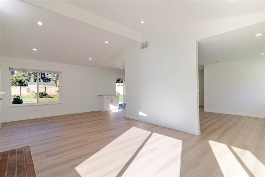 MLS #SR25273859 image #4