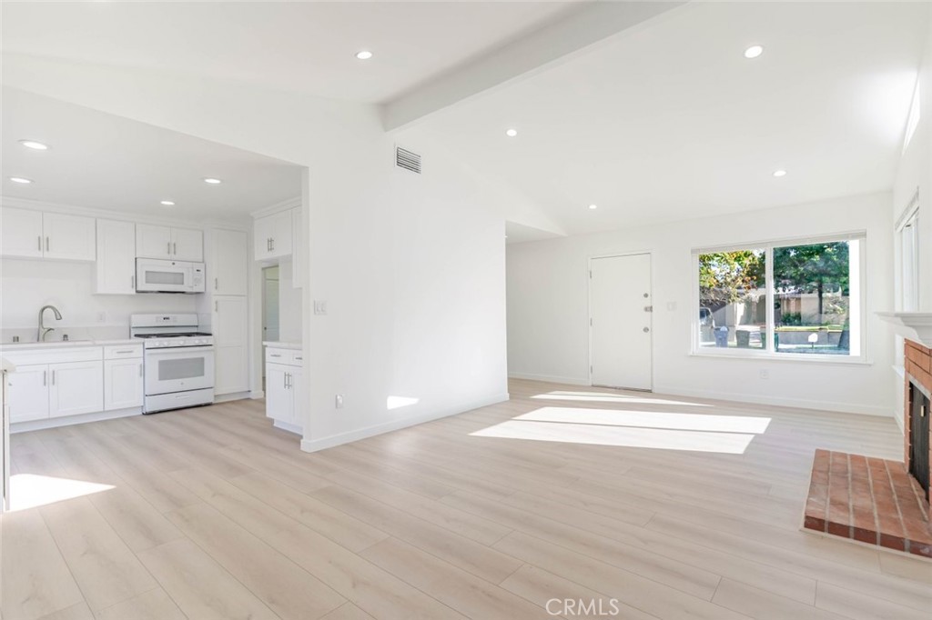 MLS #SR25273859 image #5