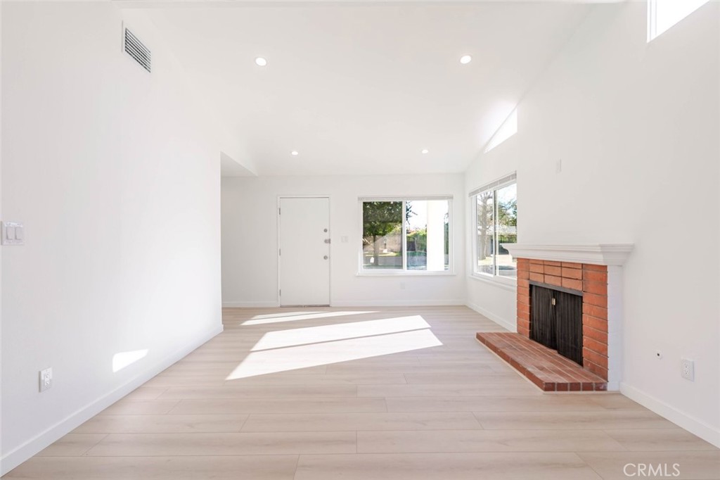 MLS #SR25273859 image #6