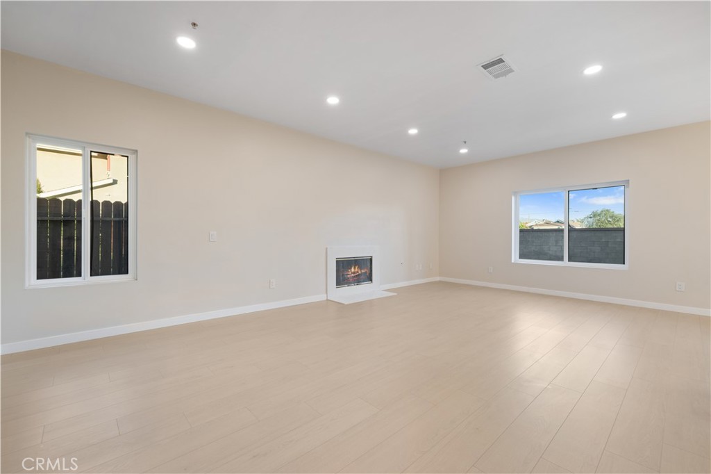 MLS #SR25273939 image #2