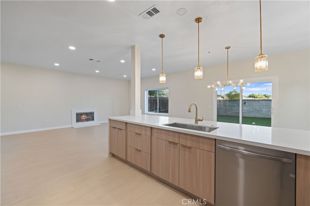 MLS #SR25273939 image #9