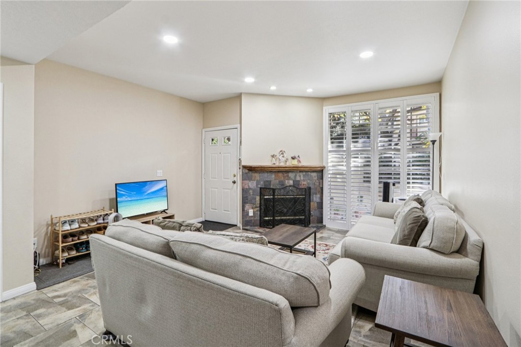 MLS #SR25274031 image #4