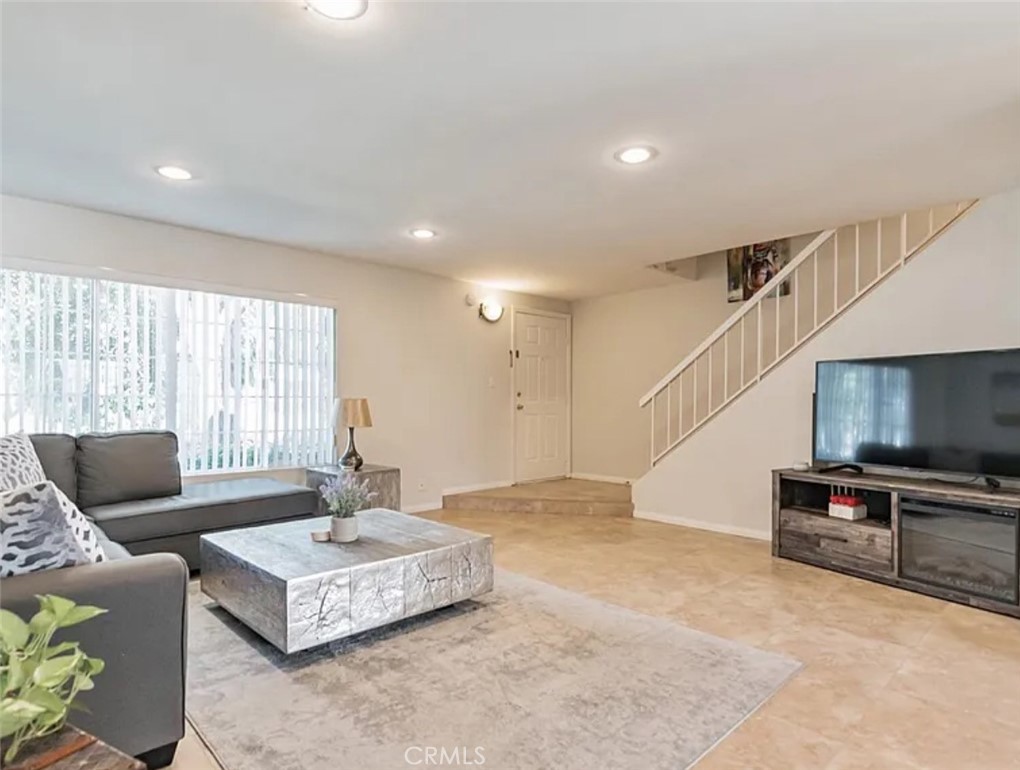 MLS #SR25274066 image #2