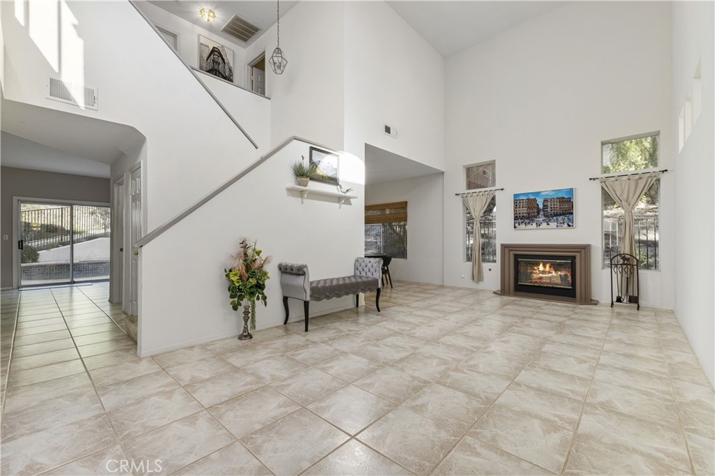 MLS #SR25274212 image #2