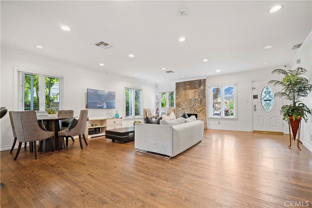 MLS #SR25274303 image #2