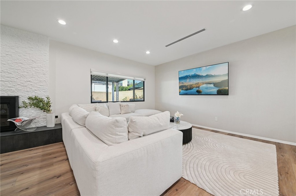 MLS #SR25274570 image #7