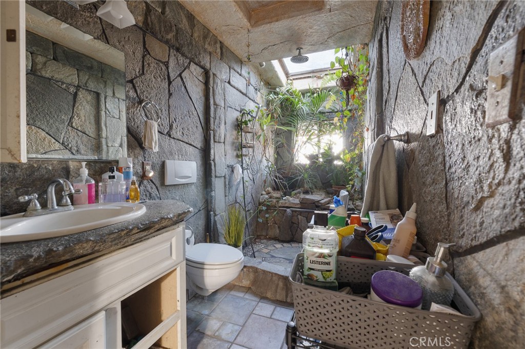 MLS #SR25274636 image #9