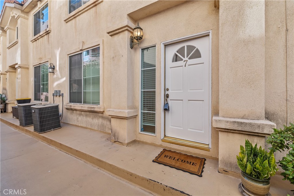 MLS #SR25274685 image #1