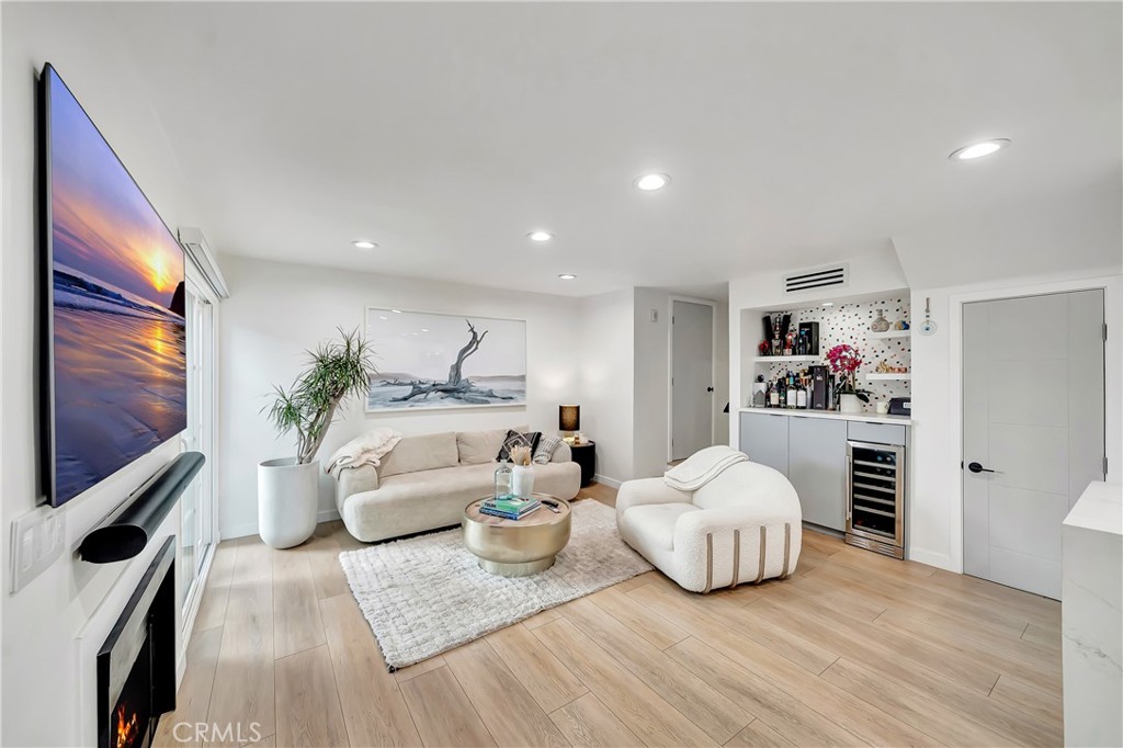 MLS #SR25274721 image #5