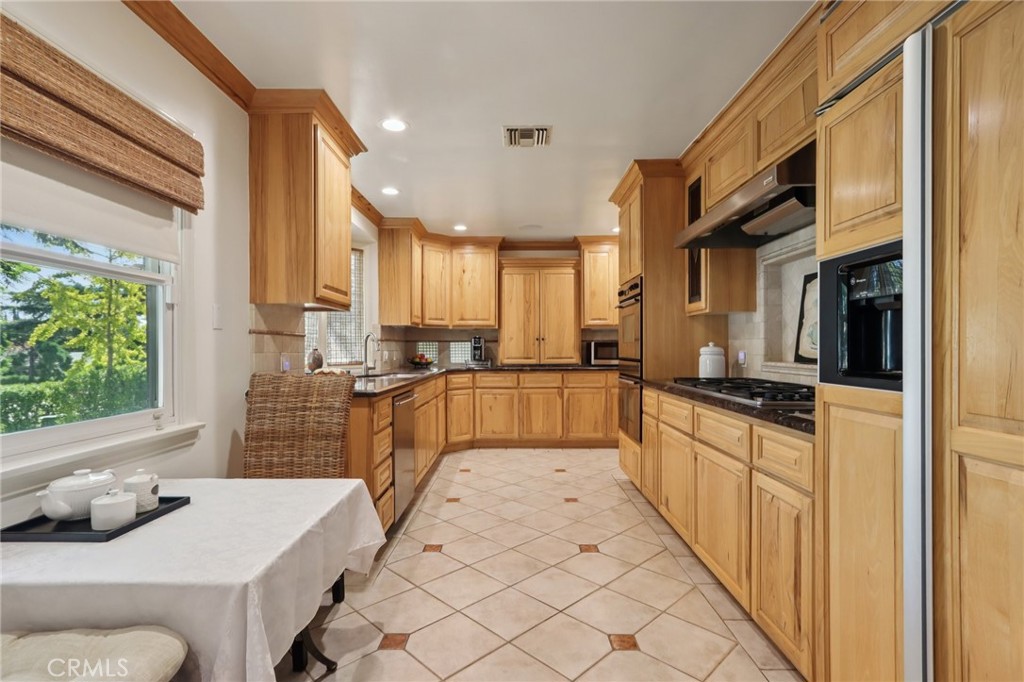 MLS #SR25274737 image #10