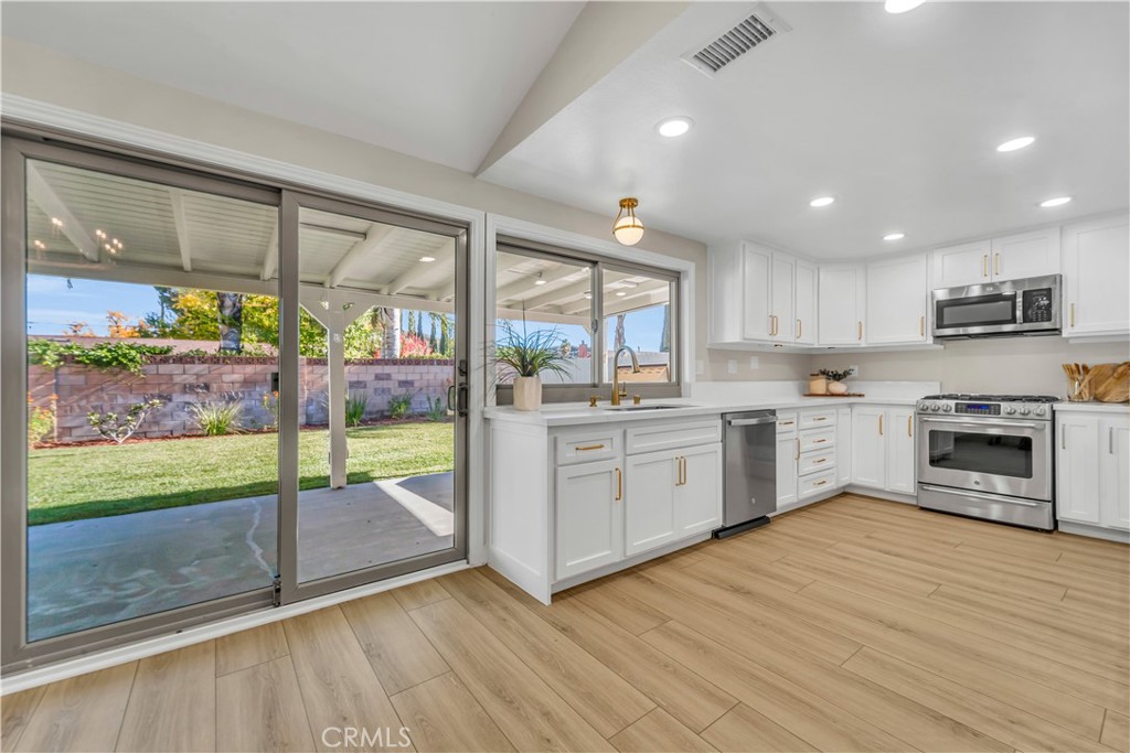 MLS #SR25274930 image #8