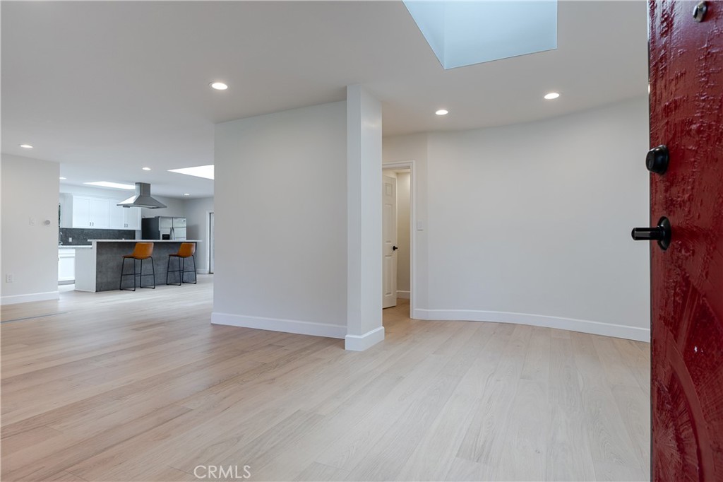 MLS #SR25275168 image #2