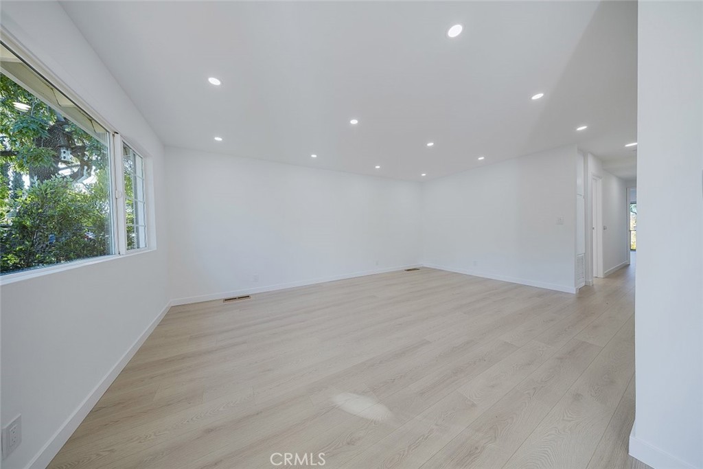 MLS #SR25275295 image #2