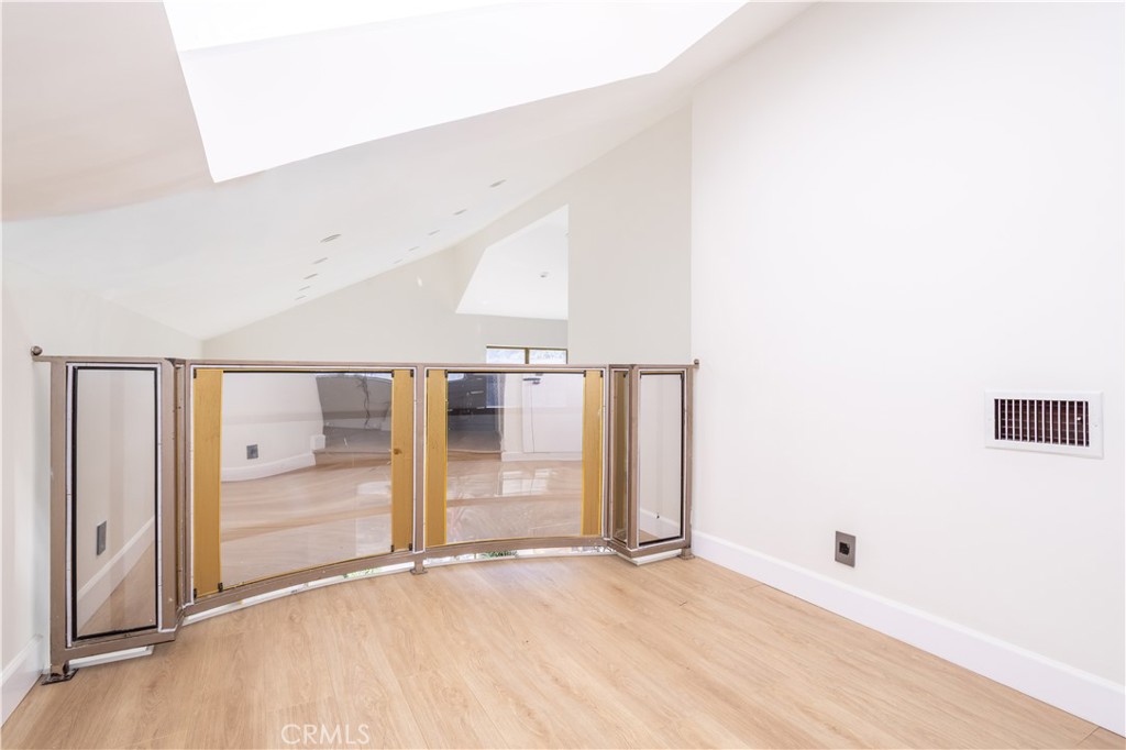 MLS #SR25275304 image #11