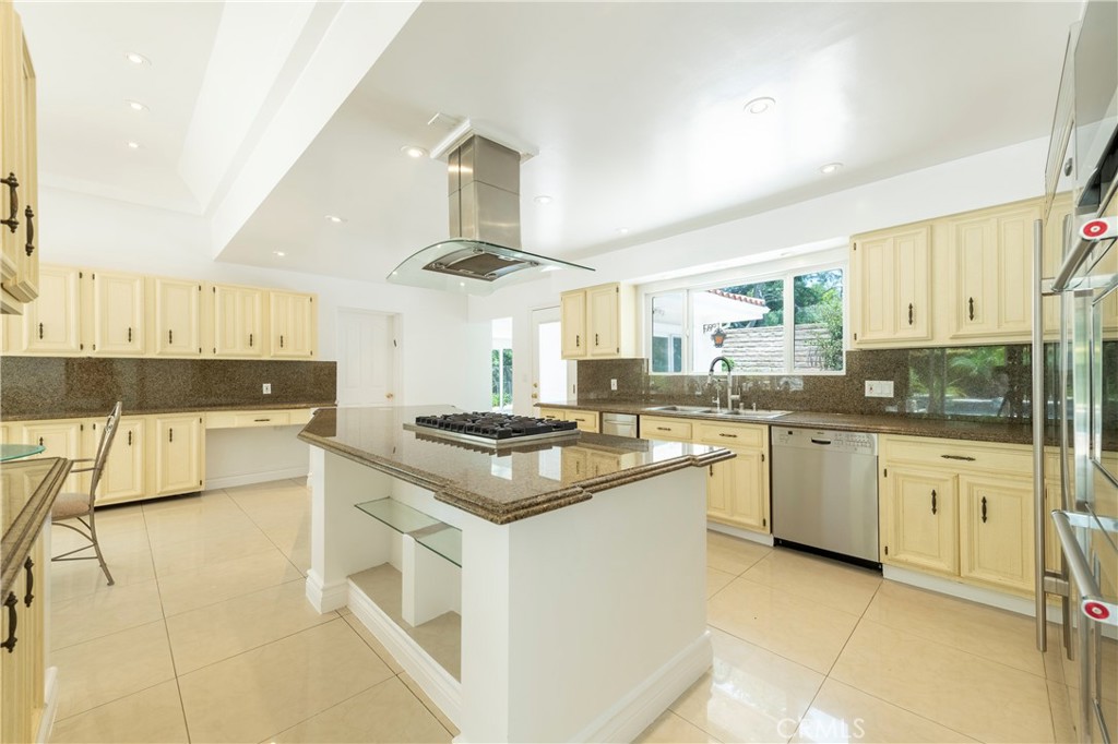 MLS #SR25275479 image #7