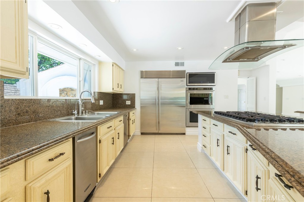 MLS #SR25275479 image #8