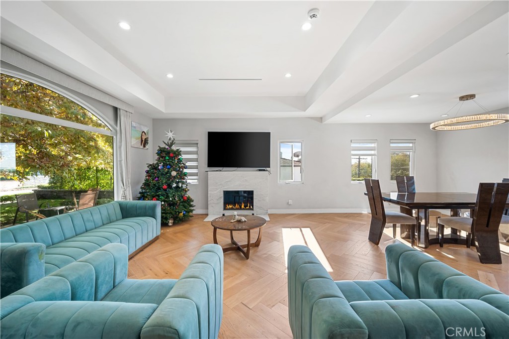 MLS #SR25275500 image #1