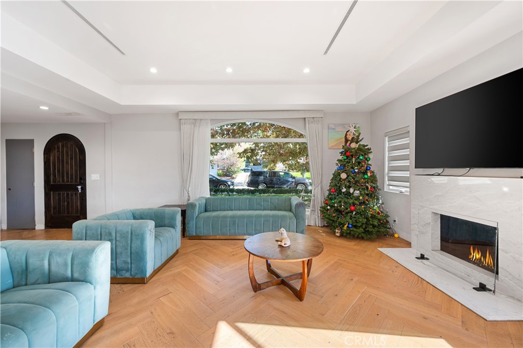 MLS #SR25275500 image #2