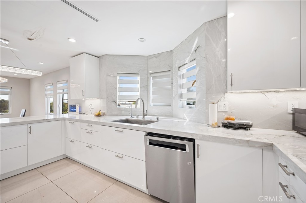 MLS #SR25275500 image #9