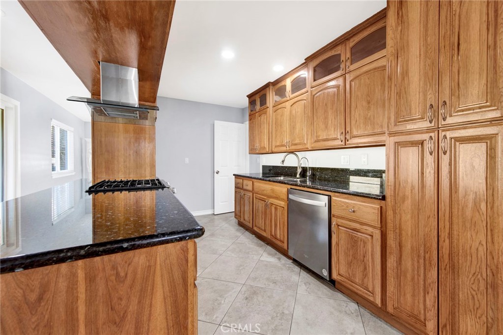 MLS #SR25275922 image #7