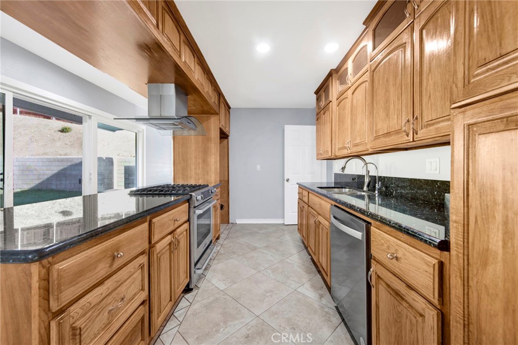 MLS #SR25275922 image #8