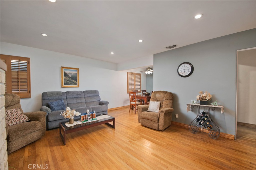 MLS #SR25276035 image #3