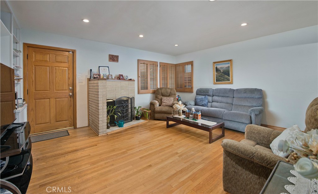 MLS #SR25276035 image #5