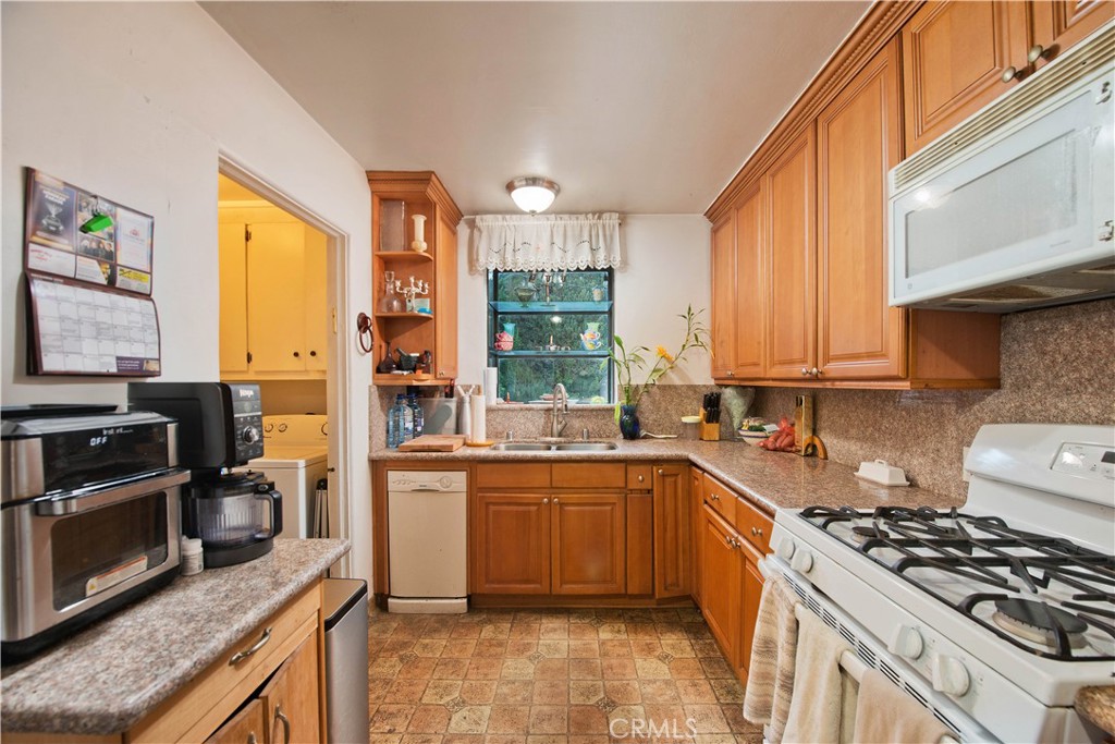 MLS #SR25276035 image #9