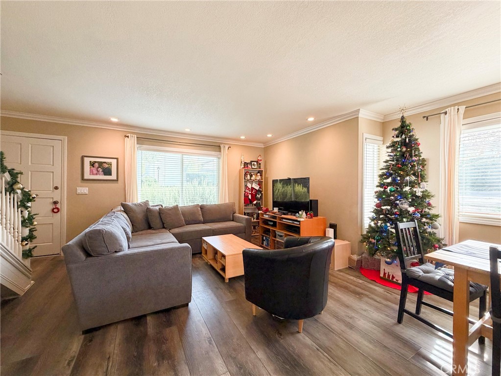 MLS #SR25276114 image #1