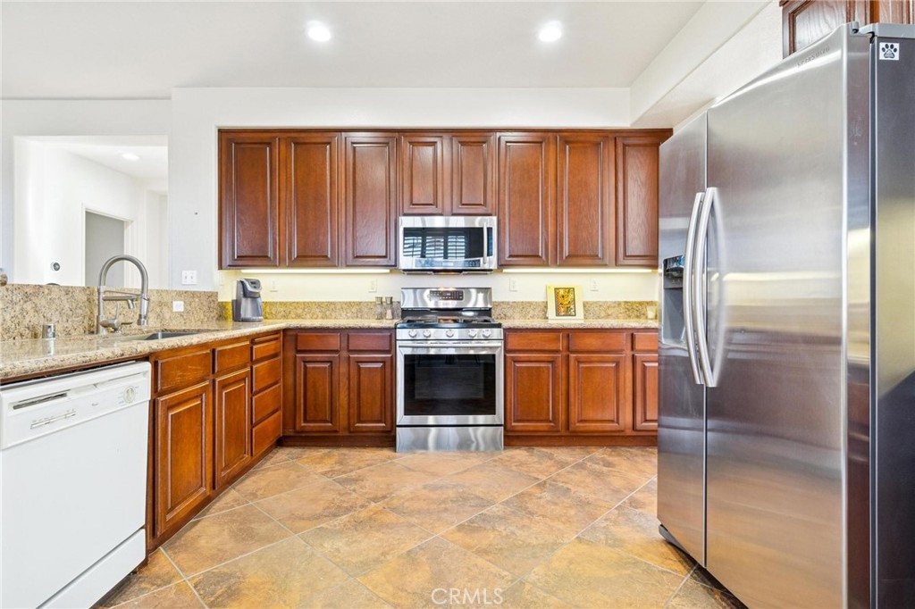 MLS #SR25276345 image #10