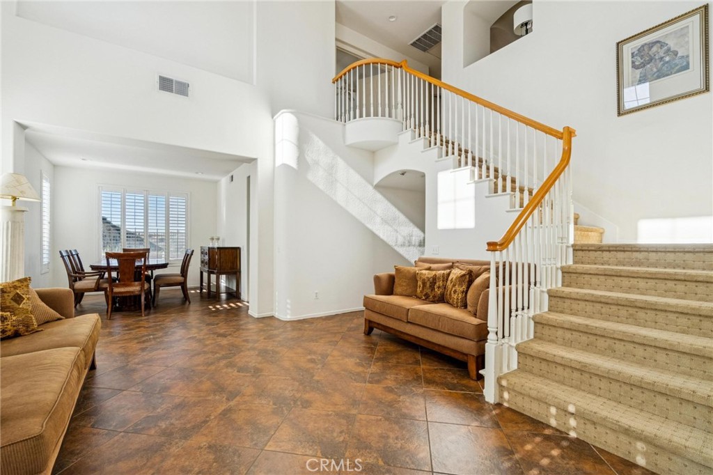 MLS #SR25276345 image #5