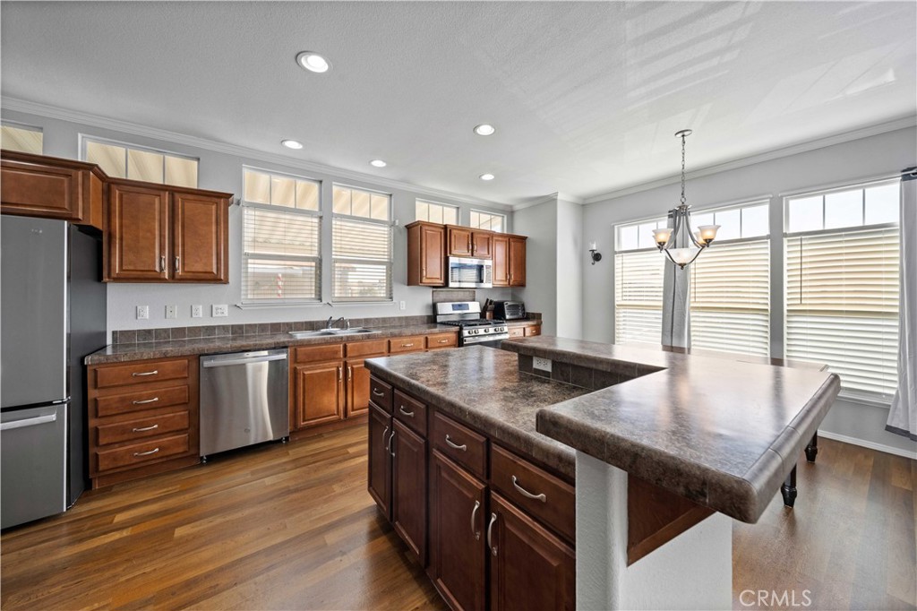 MLS #SR25276438 image #8