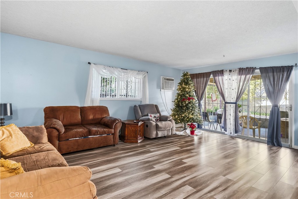 MLS #SR25276471 image #1